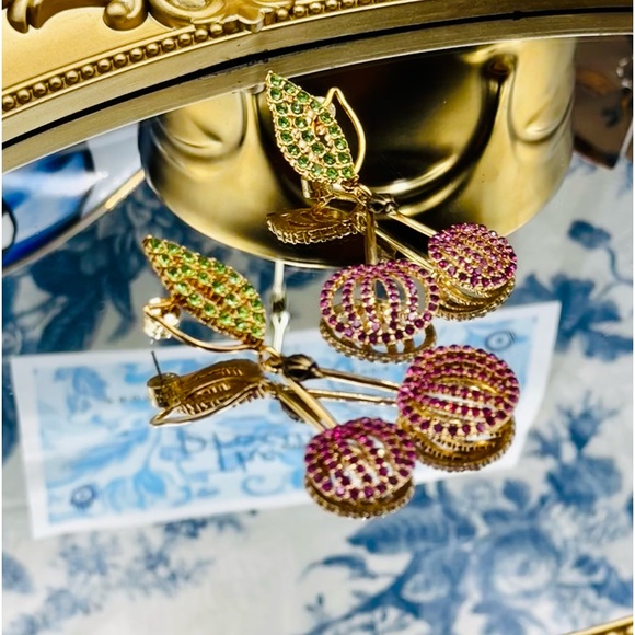 🆕 KURT GEIGER LONDON 🧿 NWOT Pavé CHERRIES Cherry Statement Earrings, Gold Tone - Picture 3 of 16